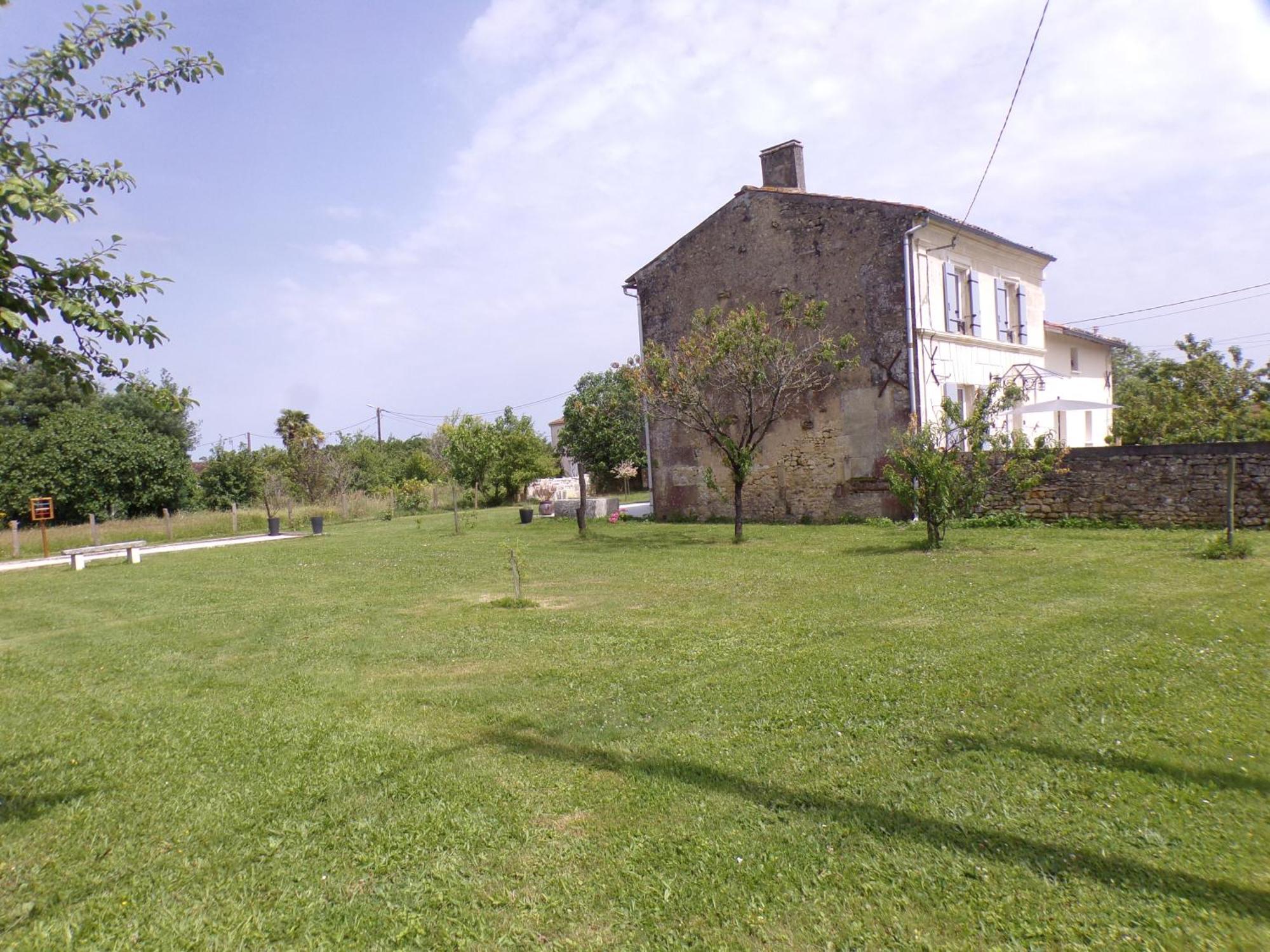 Le Gite Du Verger Saint-Bris-des-Bois Buitenkant foto