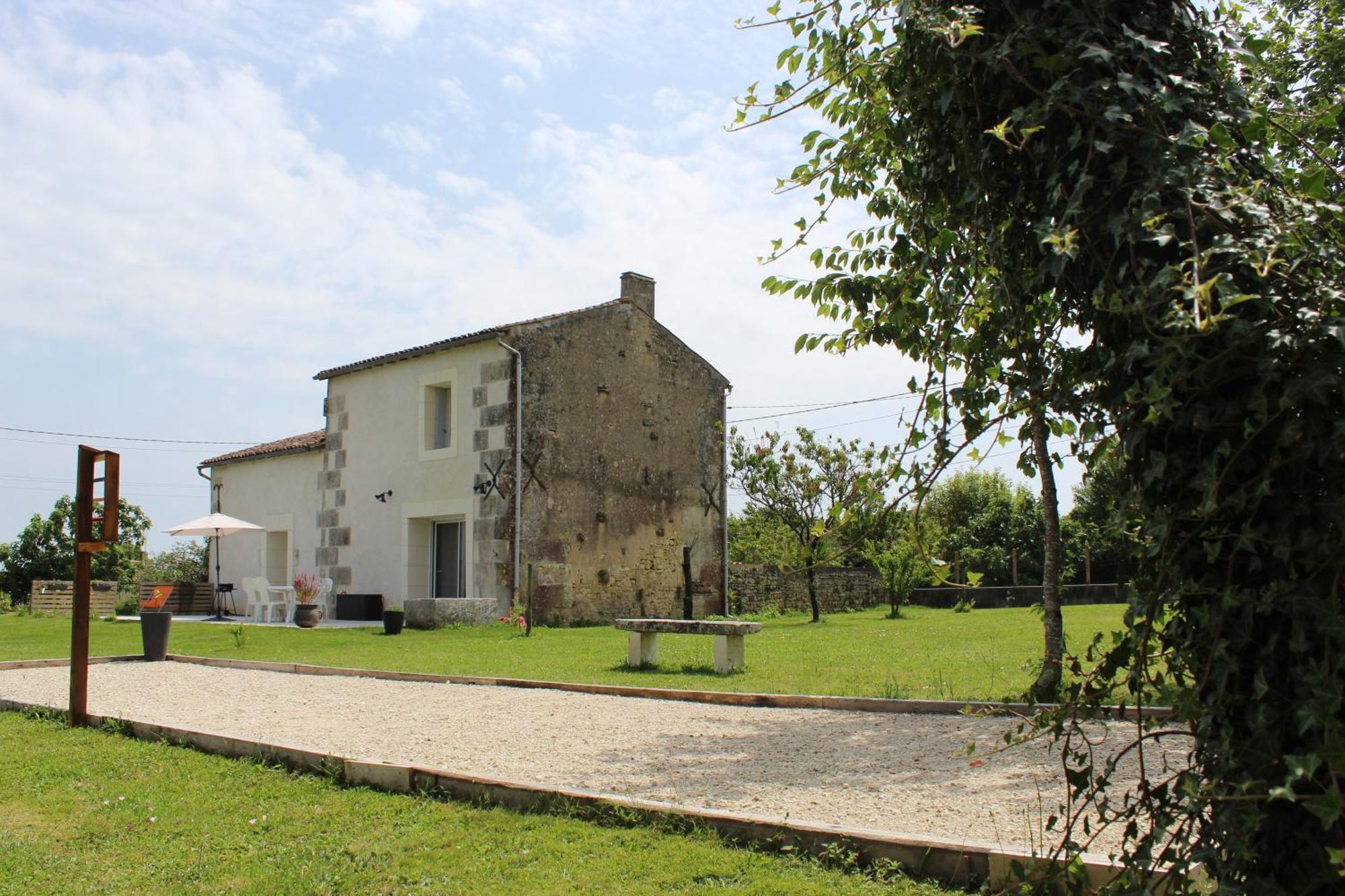 Le Gite Du Verger Saint-Bris-des-Bois Buitenkant foto